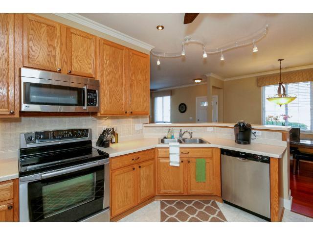 Photo - Updated end unit townhome in Shakopee *3 B...
