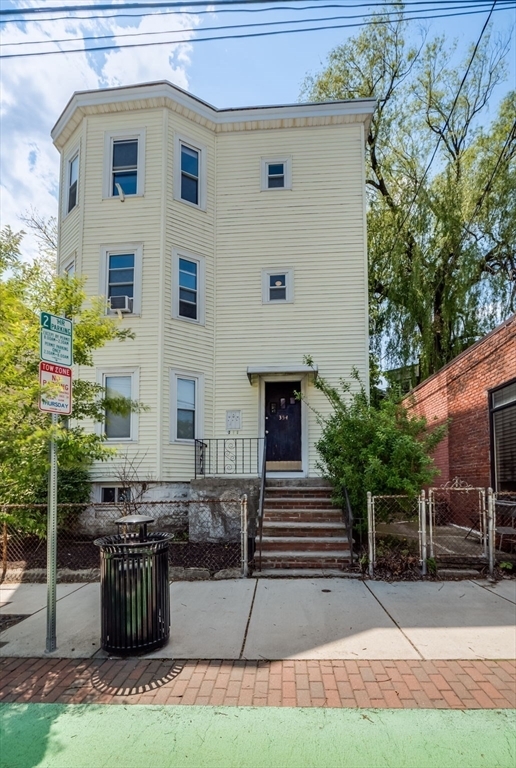 Photo - 354 Beacon St Apartment Unit 3