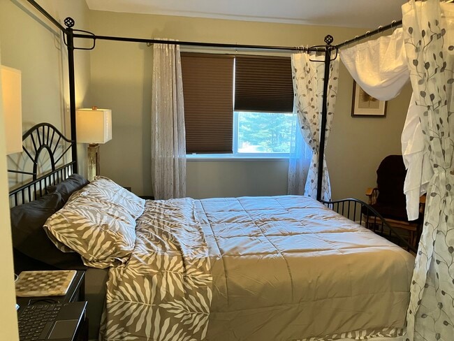 Master - 25 Greenfield Manor Rd