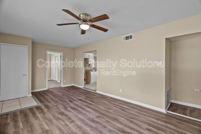 Photo - 1132 Redman Blvd