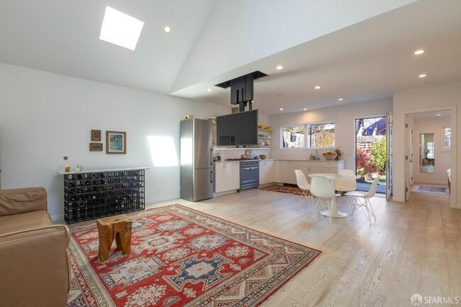 Photo - 449 Gates St