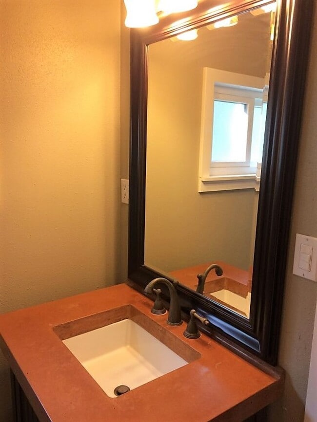 Photo - Cozy 2 Bedroom in Bellingham!