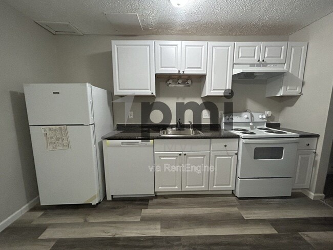 Photo - 2761 Wedge St