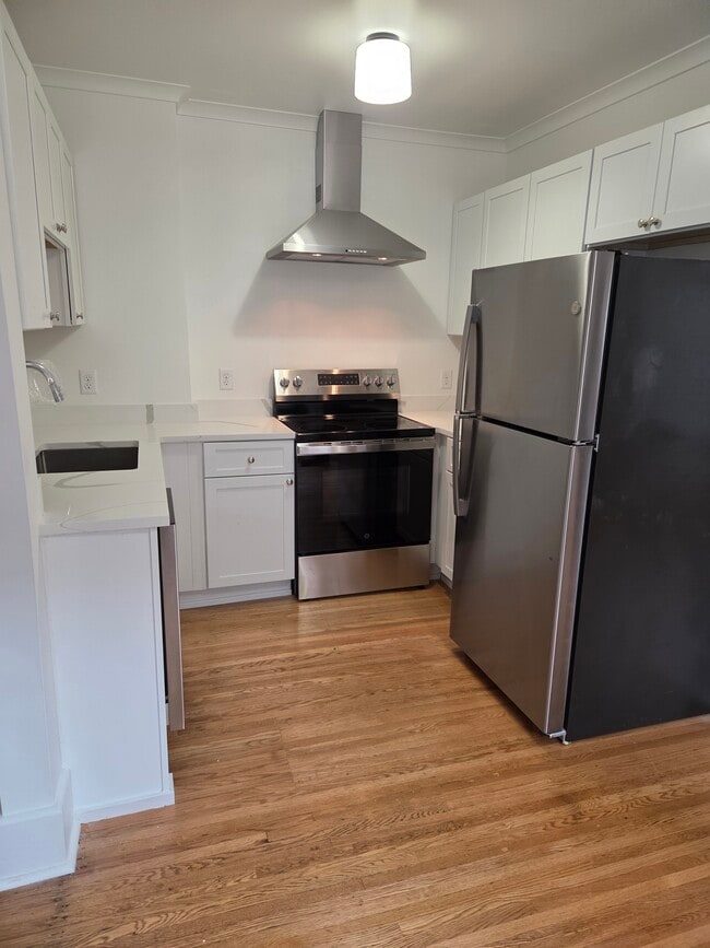 Beautiful kitchen - Chapel Road Apartments
