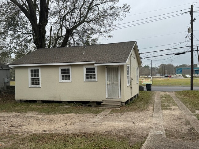 Photo - 5444 Winbourne Ave