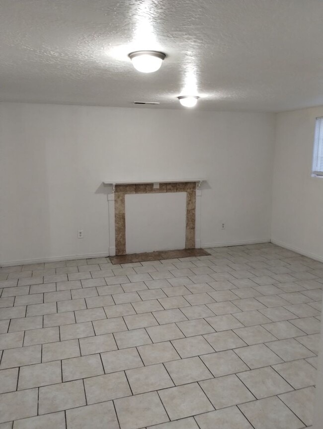 Photo - 3193 Meadowlark Dr Unidad Downstairs