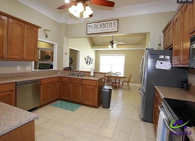 Photo - 139 Addington Dr