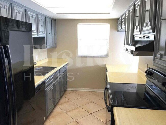 Photo - 701 Kingswood Loop