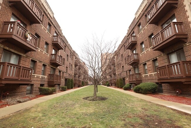 Building Photo - 3032 N Halsted St Rental