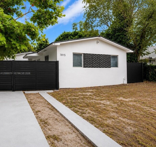 Photo - 7815 NW 5th Ct Unidad 2