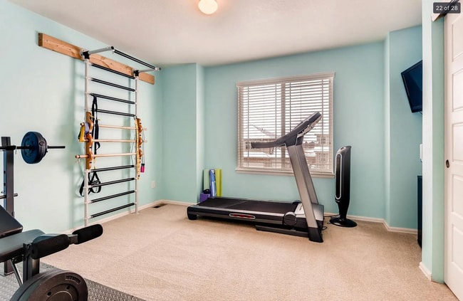 Photo - 12932 Norway Maple St