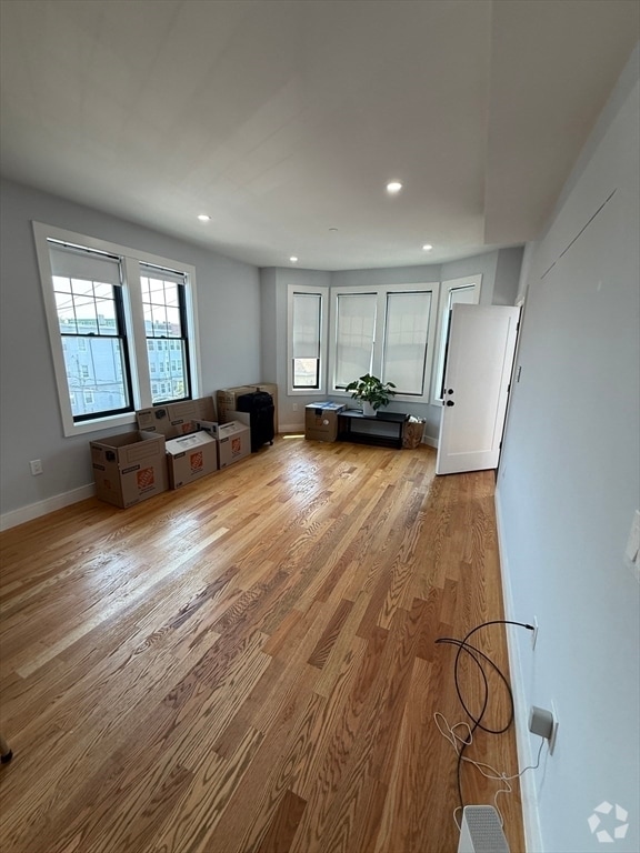 Building Photo - 8 Ford St Unit 3 Rental