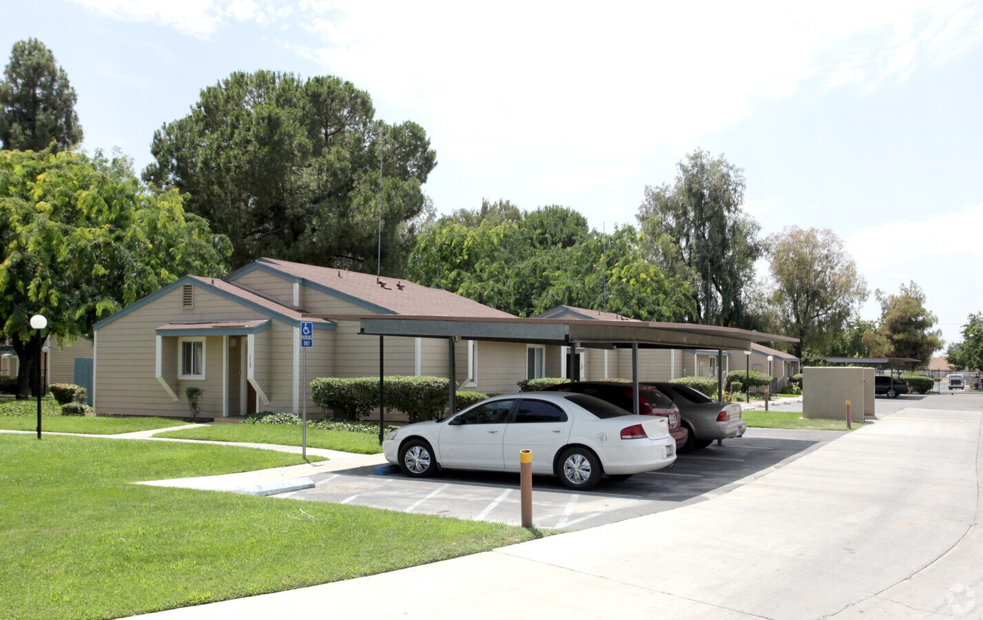 Photo - Whitley Gardens Apartments
