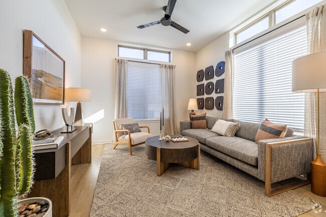 1BR, 1BA - 768SF - Living Room