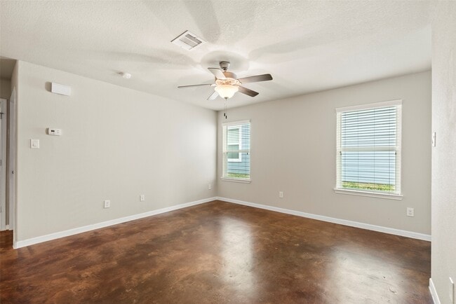 Photo - 16940 W Juneau St