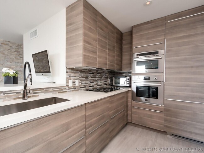 888 Intracoastal Dr Unit 10E