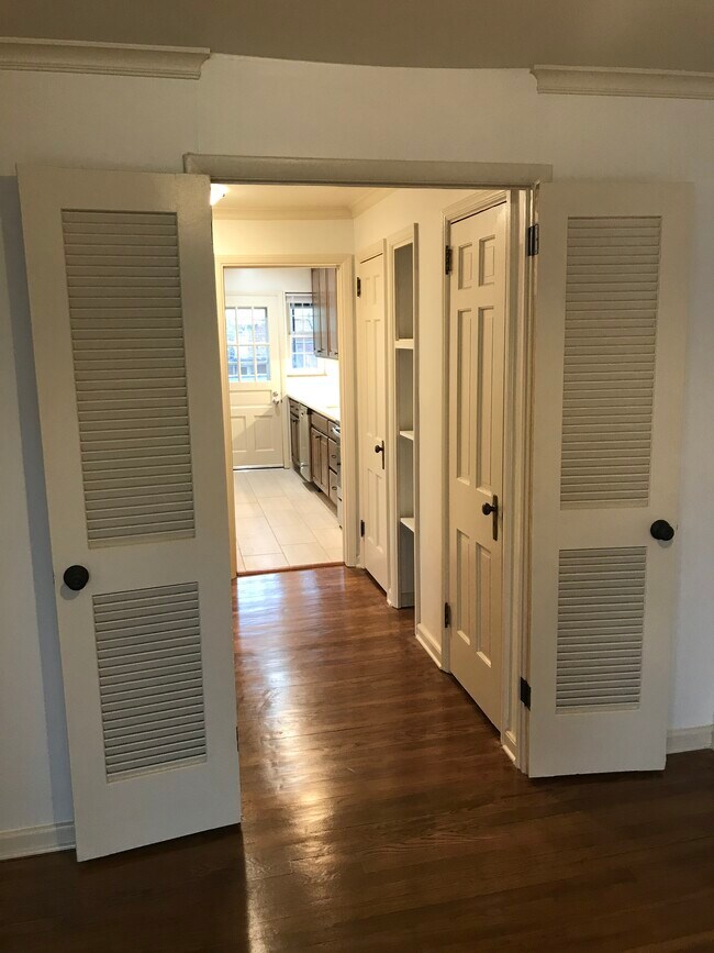 Photo - 1064 Euclaire Ave Unidad D