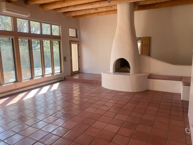Building Photo - 509 Calle De Valdes Rental