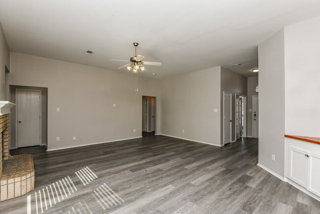 Photo - 1007 Andrew St