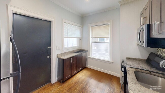 Building Photo - 2965 Washington St Unit #2 Rental