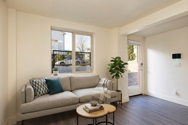 Photo - Seattle 3 Bedroom Apartment for Rent | Newly Remodeled Home with In-Unit Washer/Dryer, Private En... Unit 5822