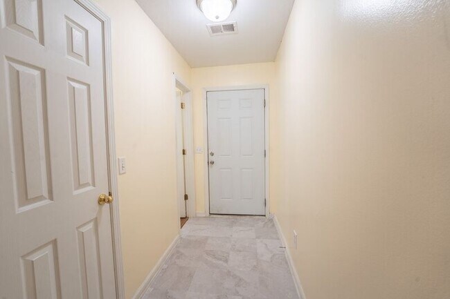 7 Gimbal Cir