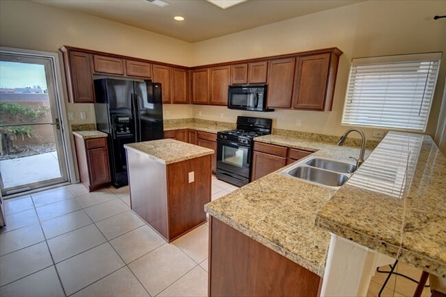 Photo - Beautiful NW Single Story Home --_Ready NOW!