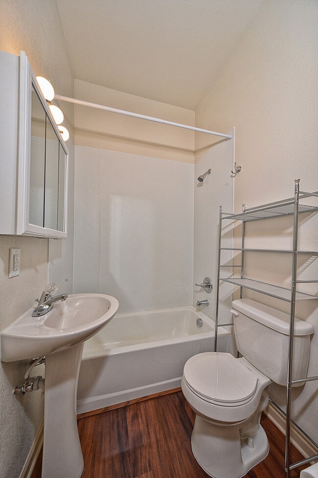 Photo - Darling remodeled 1 bedroom!!!