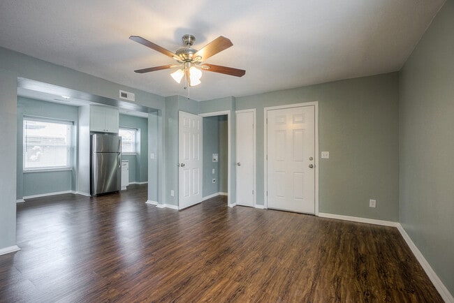 Photo - 4115 Warwick Blvd