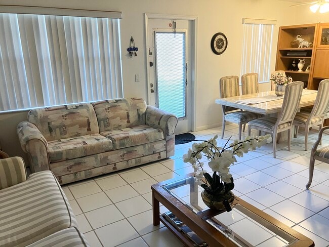 Building Photo - 283 Durham E Unit 283 Rental