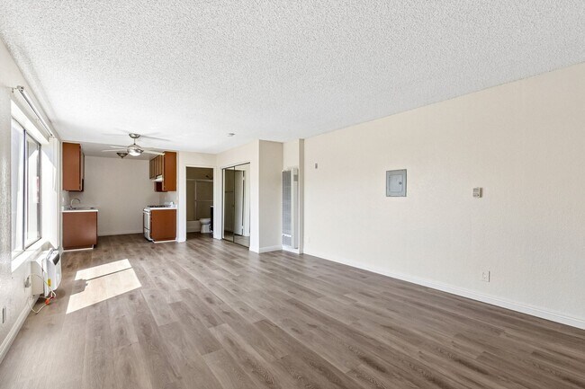 Laurel Canyon Apartments