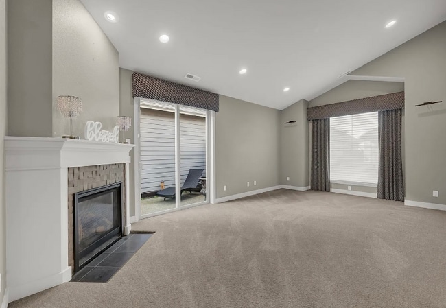 Photo - 2060 Lakeland Way