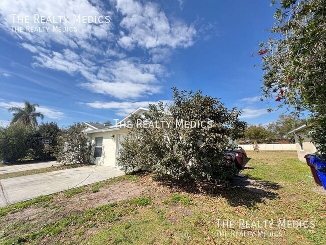 Photo - 817 Eastern Ave