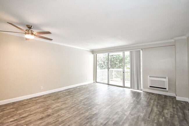 Photo - 1531 Beacon St