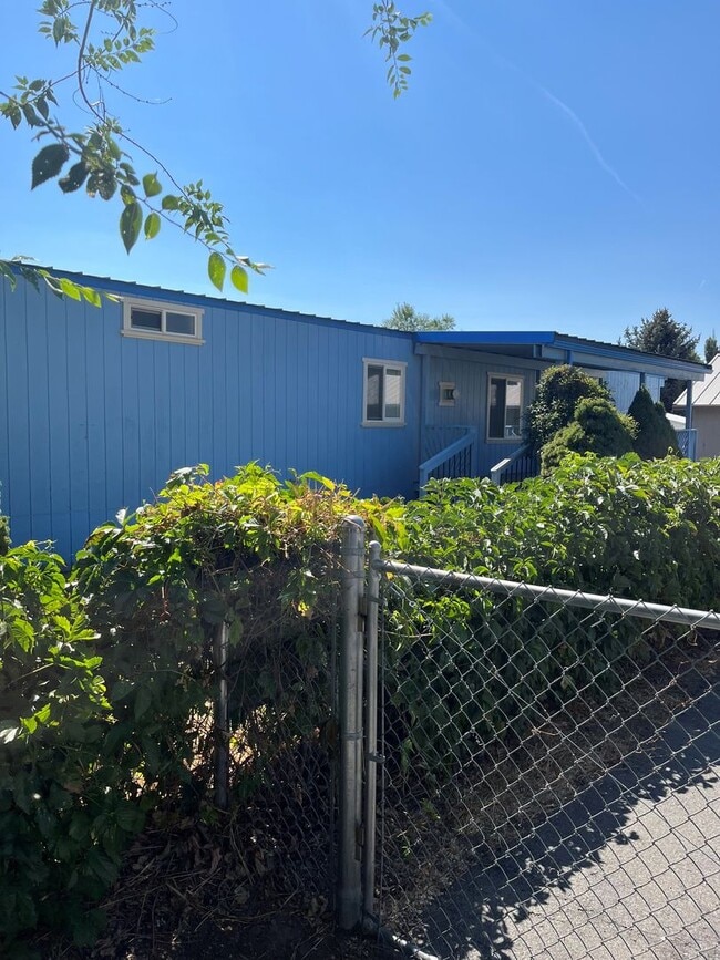 Photo - 2 Bedroom 1 bath in Suburbs