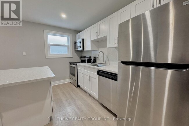 Photo - 100 King Edward Ave Unit 2