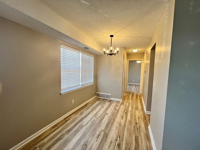 965 NW Colbern Rd Unit Unity Villa Apts - 965