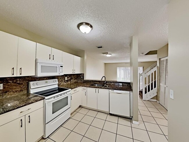 Photo - 861 NW 208th Dr