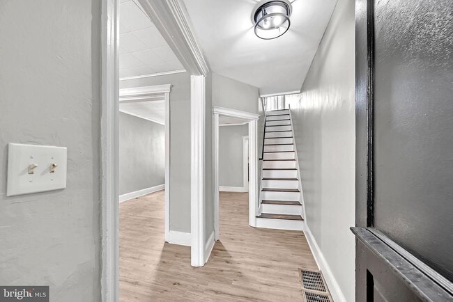 Building Photo - 25 Adella Ave