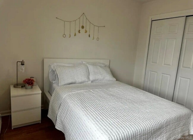 Photo - 92-12 25th Ave