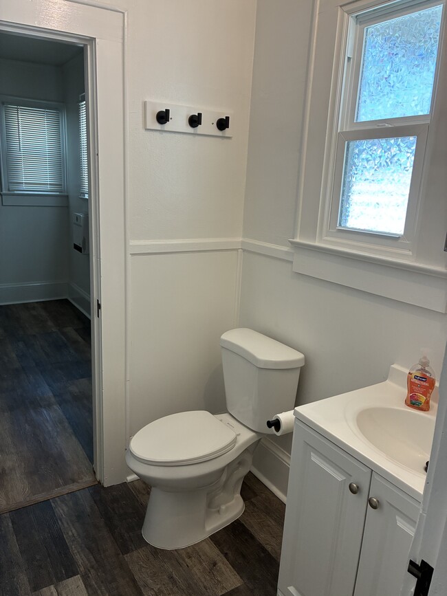 Photo - 211 Loomis Ave