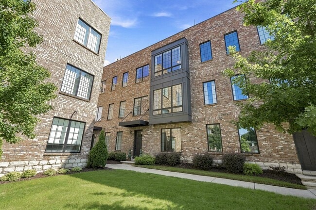 Building Photo - 285 Castleberry Hill Walk SW