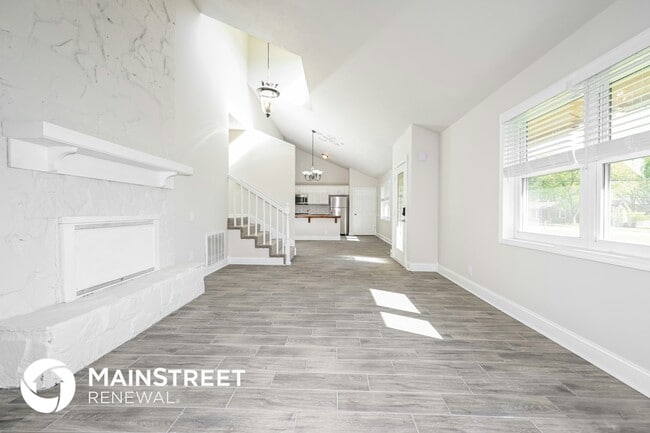 Photo - 589 Springmont Blvd