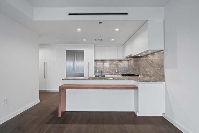 Photo - 320 ADOLPHUS Ave