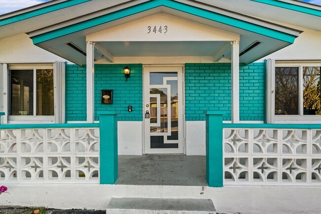 Photo - Comfortable Oakland Park Living - 3BR with Outdoor Space