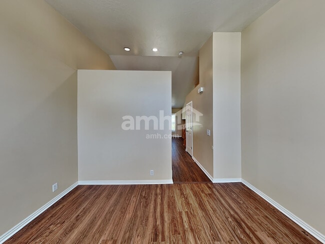 Photo - 1872 W Sir Charles Dr