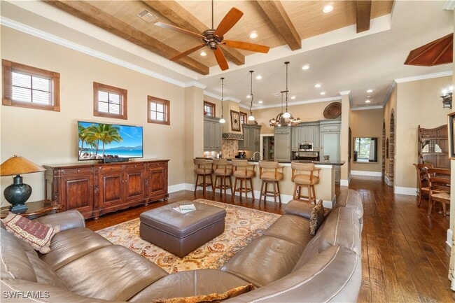 Photo - 611 18th Ave S