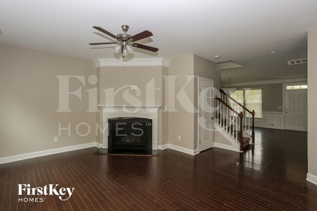 2708 Woodlands Creek Dr