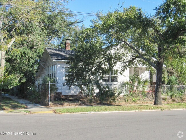 Building Photo - 2425 N Market St Rental