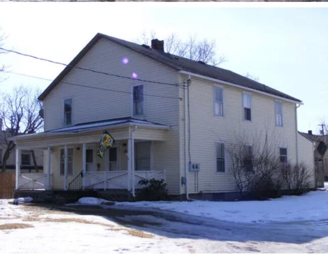 Building Photo - 239 Horseheads Blvd Unit Apt B